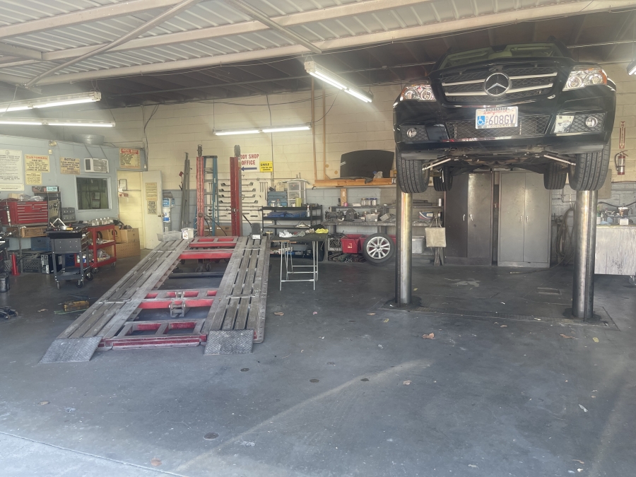 BODY SHOP& MECHANIC SHOP AND USED CAR DEALER FOR SALE Վաճառվում է