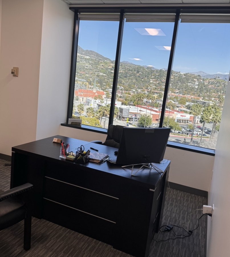 Office for Sublease Վարձով է Տրվում Օֆիսային Տարածք