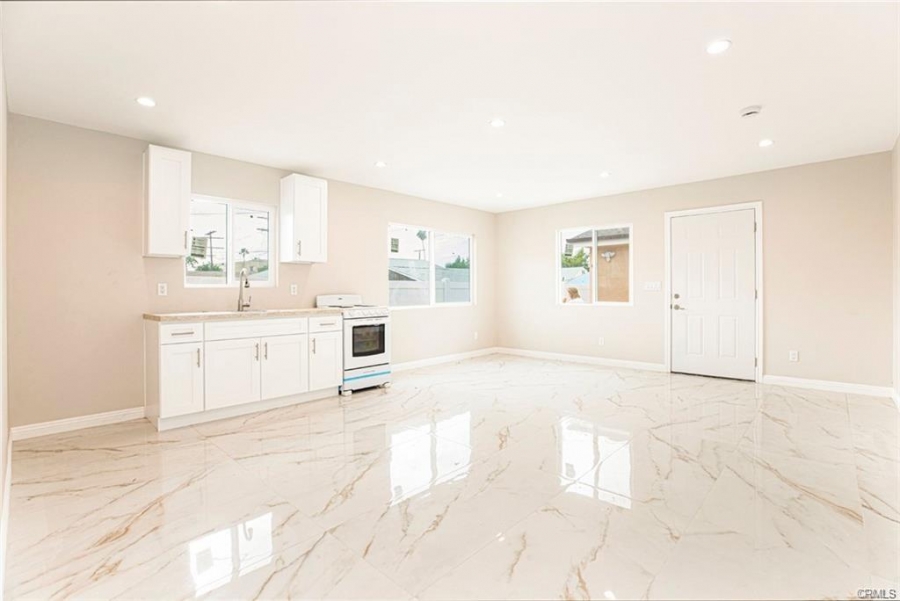 Backhouse For Rent Վարձով է Տրվում Ետնատուն Los