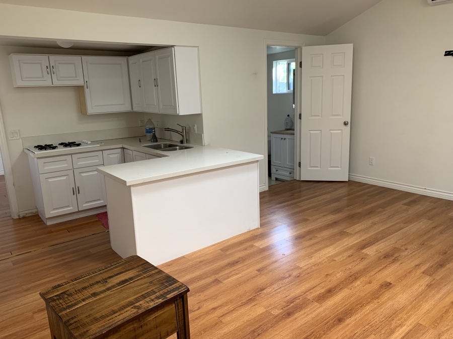 Backhouse for Rent Վարձով է Տրվում Backhouse Los