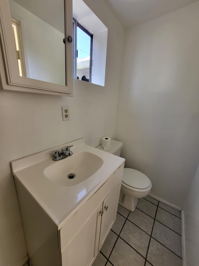 Backhouse for Rent Վարձով է Տրվում Backhouse Los