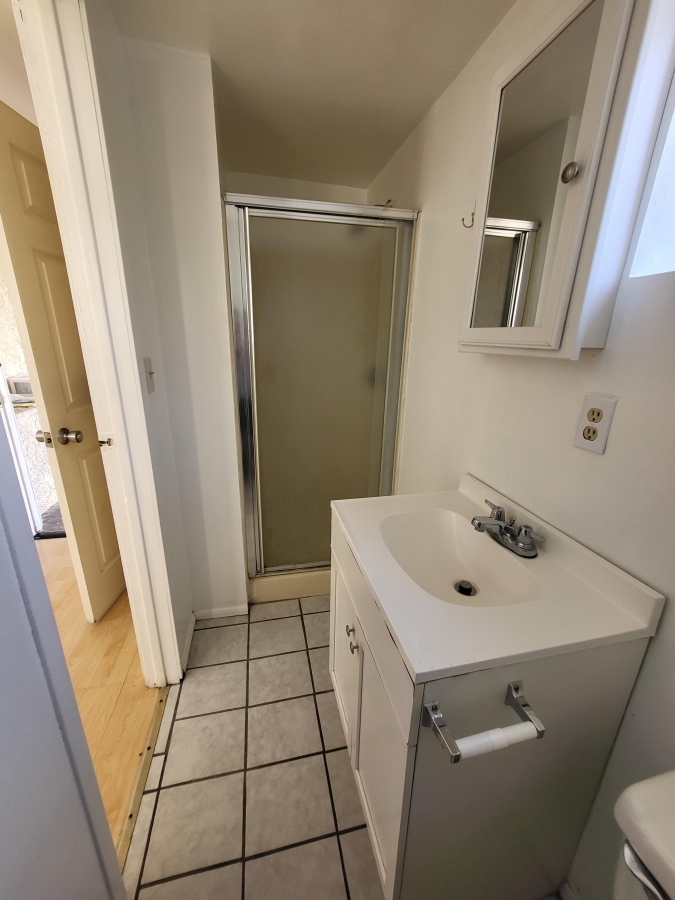 Backhouse for Rent Վարձով է Տրվում Backhouse Los