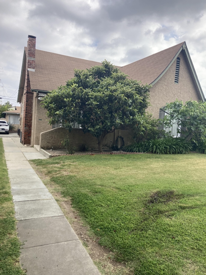 House for Rent Վարձով է Առանձնատուն Los Angeles