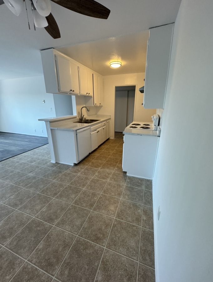 Apartment for Rent Վարձով է տրվում բնակարան Los