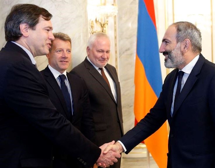 Mediators Meet New Armenian Leaders On Karabakh