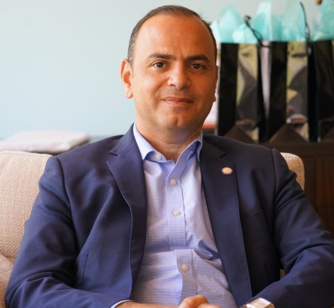 Mayor Zareh Sinanyan Working to Improve Glendale While Strengthening Ties with Armenia